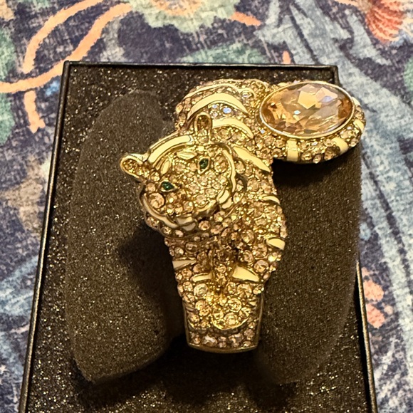 Heidi Daus Jewelry - Heidi daus brand new bracelet in box size S 61/4x11/5 Wx11/2H feline fabulous